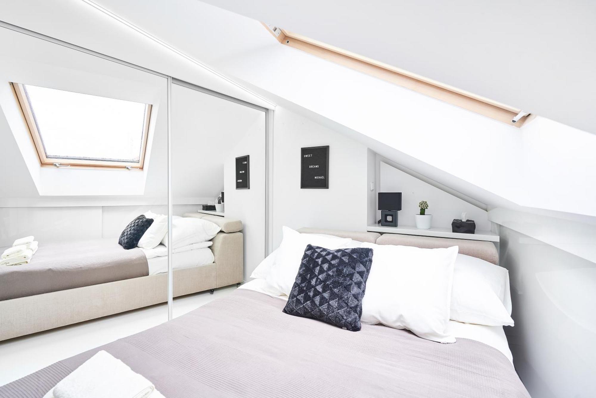 Unique Design Loft In Middle Of Centre Of Old Town With Netflix Apartment Красков Екстериор снимка